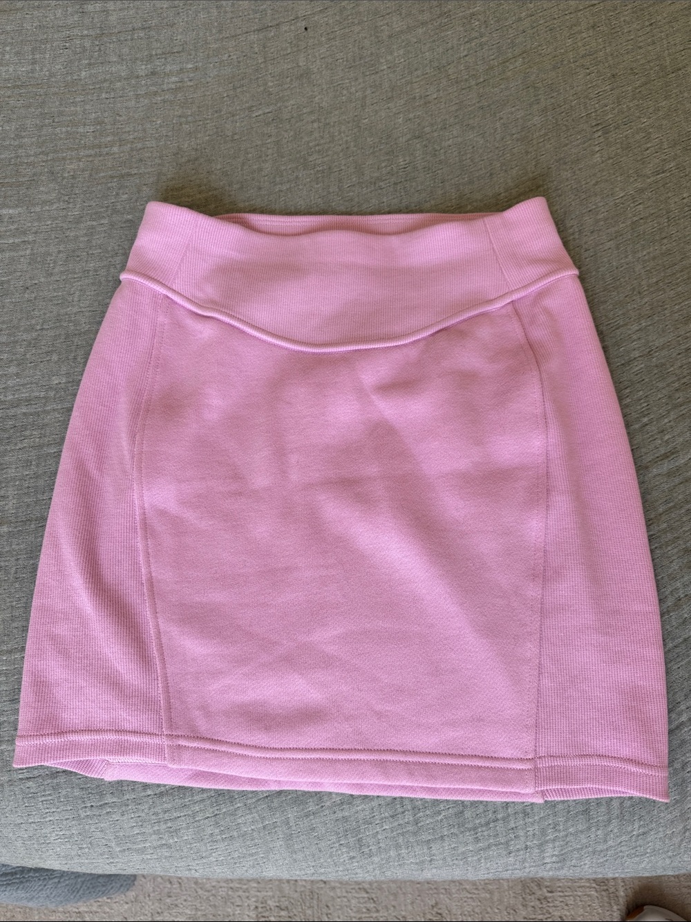 lululemon athletica bubblegum pink knit mini skirt